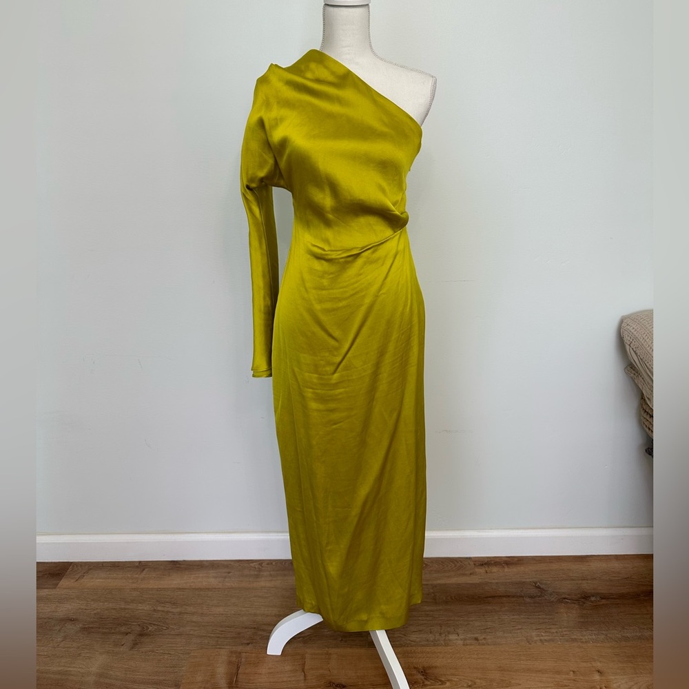 Stunning Green Midi Zara Dress Size Medium